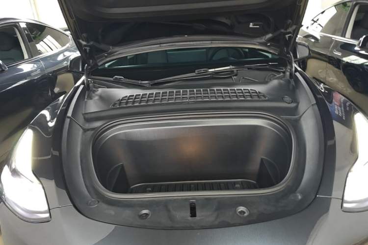 Used Tesla Model Y 2024 Rear-Wheel-Drive Version Engine Bay