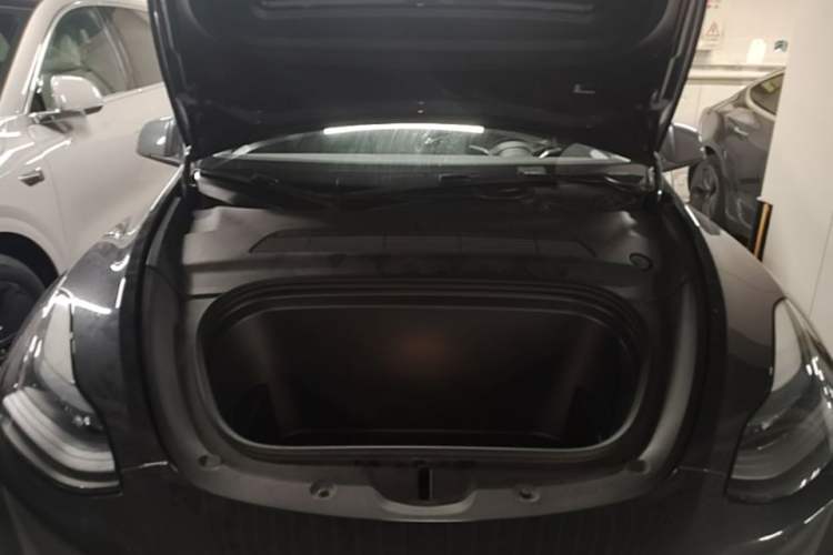 Used Tesla Model Y 2024 Rear-Wheel-Drive Version Engine Bay