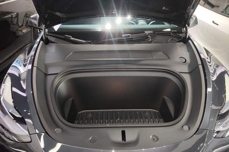 Used Tesla Model Y 2024 Rear-Wheel-Drive Version Engine Bay