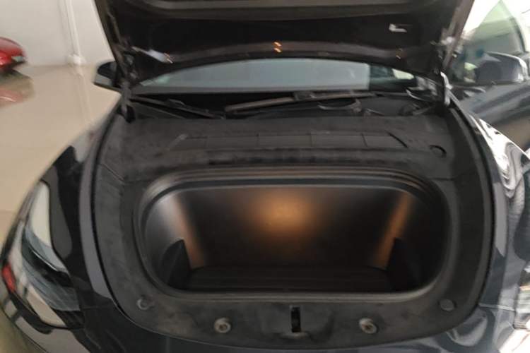 Used Tesla Model Y 2024 Rear-Wheel-Drive Version Engine Bay