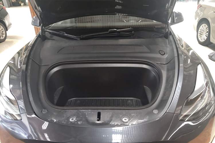 Used Tesla Model Y 2024 Rear-Wheel-Drive Version Engine Bay