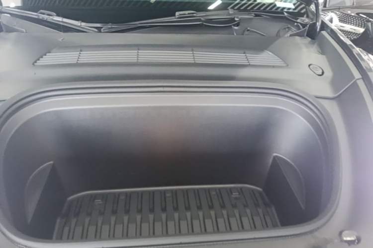 Used Tesla Model Y 2024 Rear-Wheel-Drive Version Engine Bay