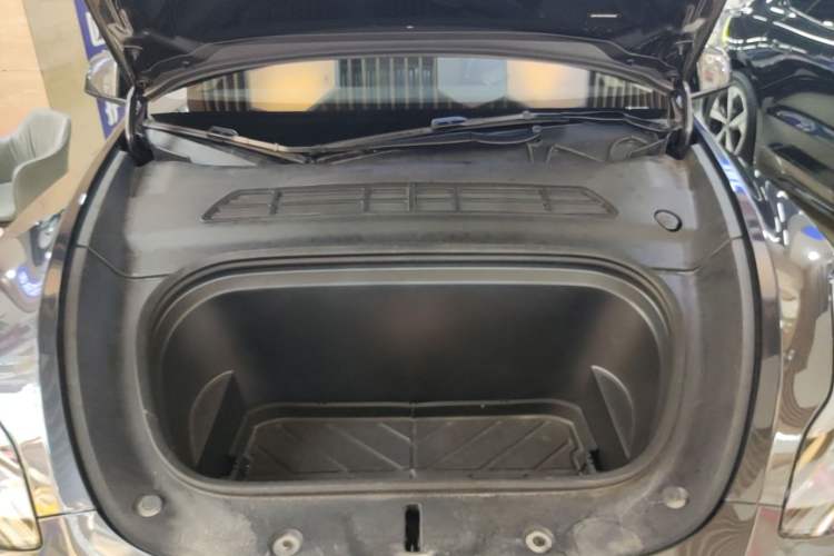 Used Tesla Model Y 2024 Rear-Wheel-Drive Version Engine Bay