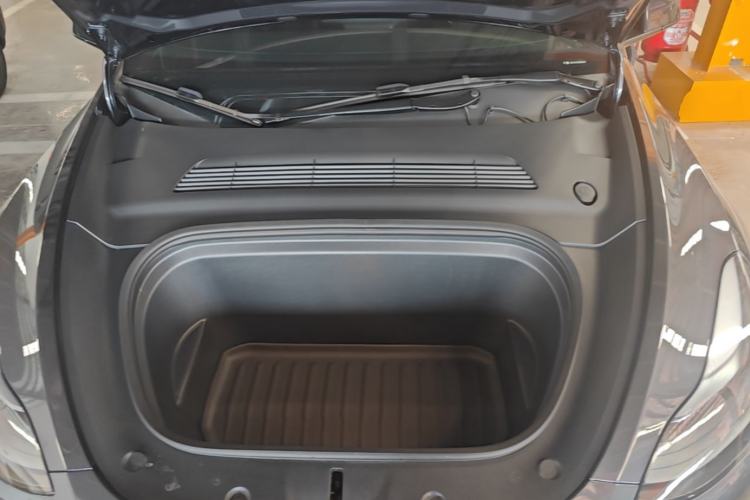 Used Tesla Model Y 2024 Rear-Wheel-Drive Version Engine Bay