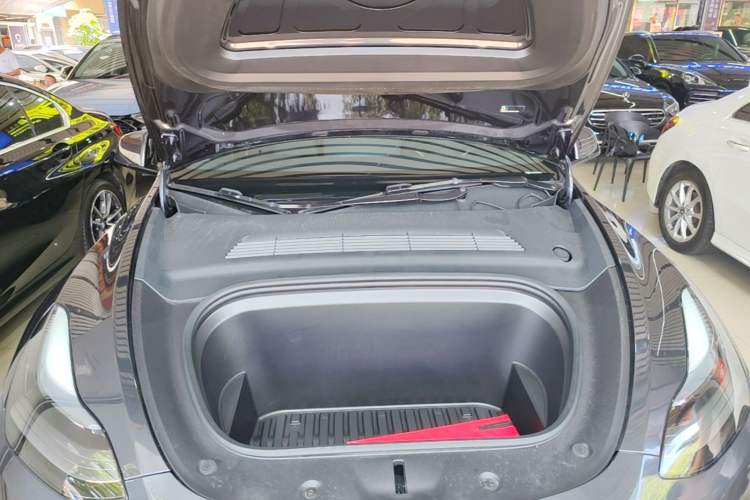Used Tesla Model Y 2024 Rear-Wheel-Drive Version Engine Bay