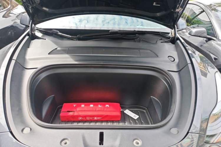 Used Tesla Model Y 2024 Rear-Wheel-Drive Version Engine Bay