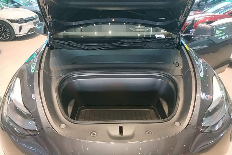 Used Tesla Model Y 2024 Rear-Wheel-Drive Version Engine Bay