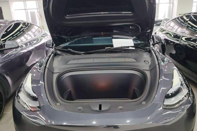 Used Tesla Model Y 2024 Rear-Wheel-Drive Version Engine Bay