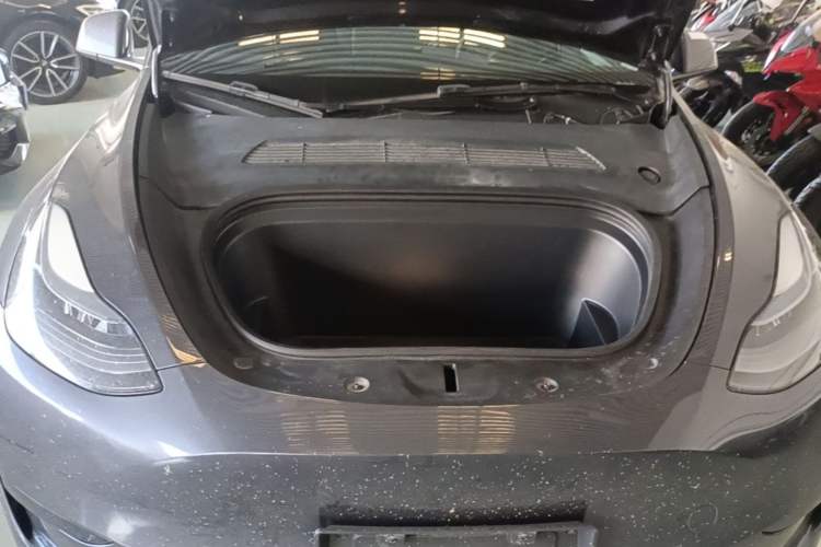 Used Tesla Model Y 2024 Rear-Wheel-Drive Version Engine Bay