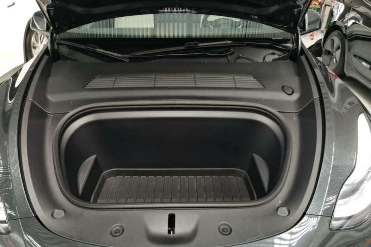 Used Tesla Model Y 2024 Rear-Wheel-Drive Version Engine Bay