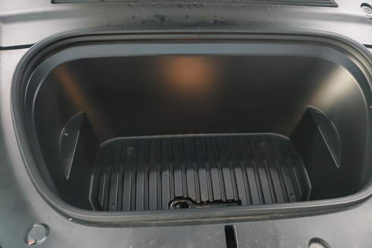 Used Tesla Model Y 2024 Rear-Wheel-Drive Version Engine Bay