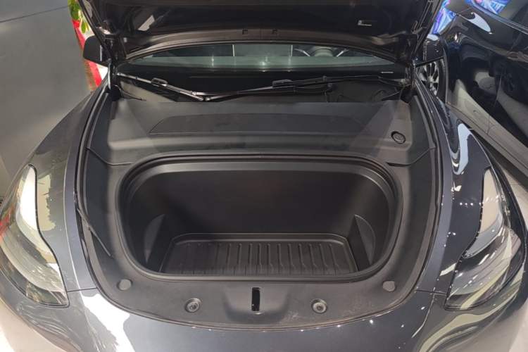Used Tesla Model Y 2024 Rear-Wheel-Drive Version Engine Bay