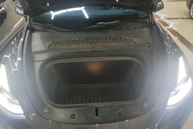 Used Tesla Model Y 2024 Rear-Wheel-Drive Version Engine Bay