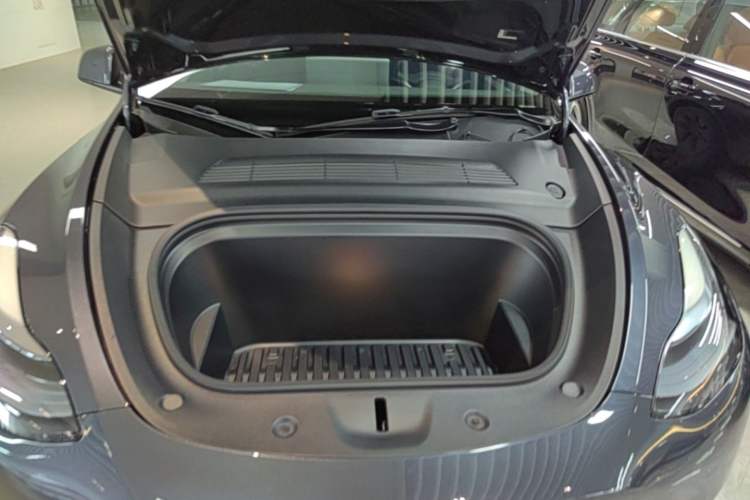 Used Tesla Model Y 2024 Rear-Wheel-Drive Version Engine Bay