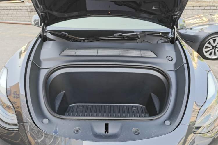 Used Tesla Model Y 2024 Rear-Wheel-Drive Version Engine Bay
