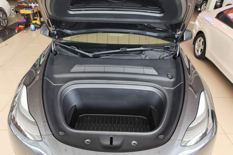 Used Tesla Model Y 2024 Rear-Wheel-Drive Version Engine Bay