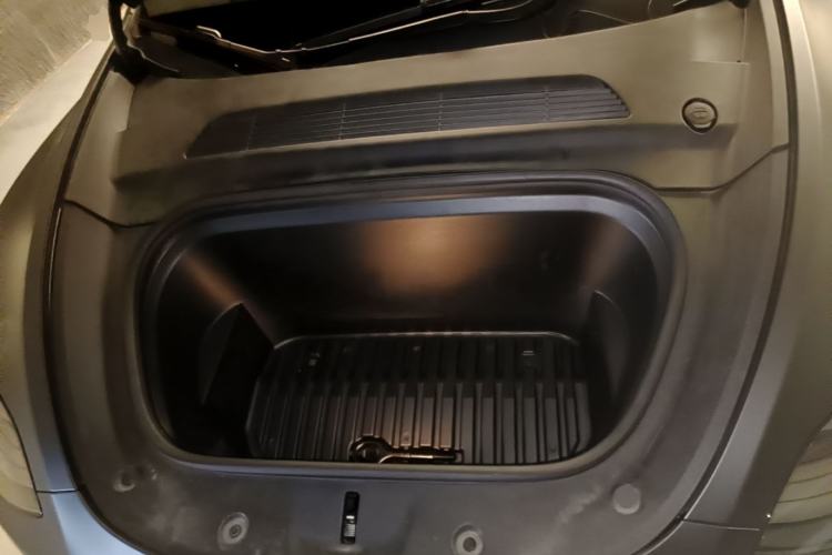 Used Tesla Model Y 2024 Rear-Wheel-Drive Version Engine Bay