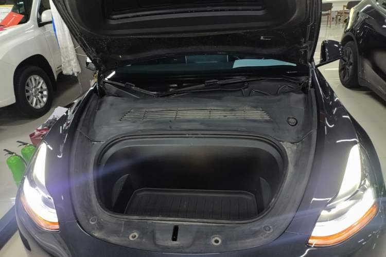 Used Tesla Model Y 2024 Rear-Wheel-Drive Version Engine Bay