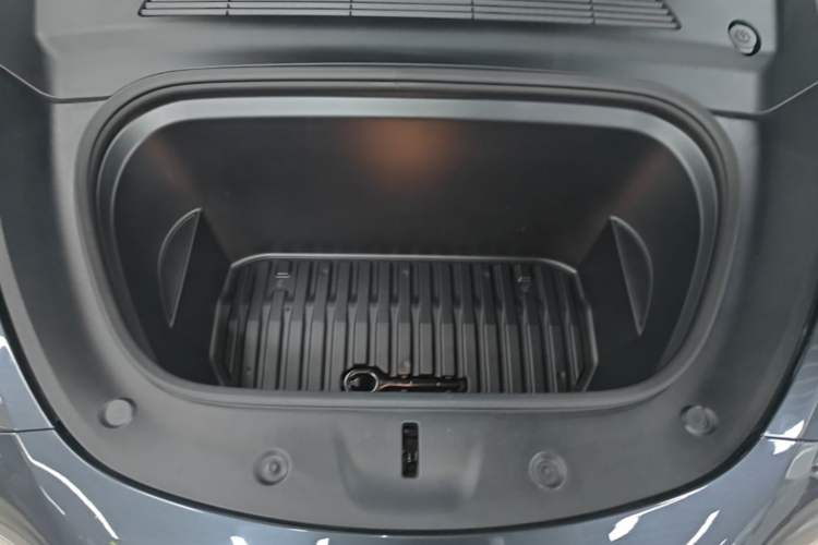 Used Tesla Model Y 2024 Rear-Wheel-Drive Version Engine Bay