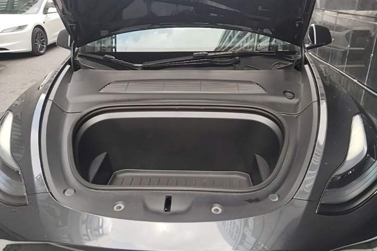 Used Tesla Model Y 2024 Rear-Wheel-Drive Version Engine Bay