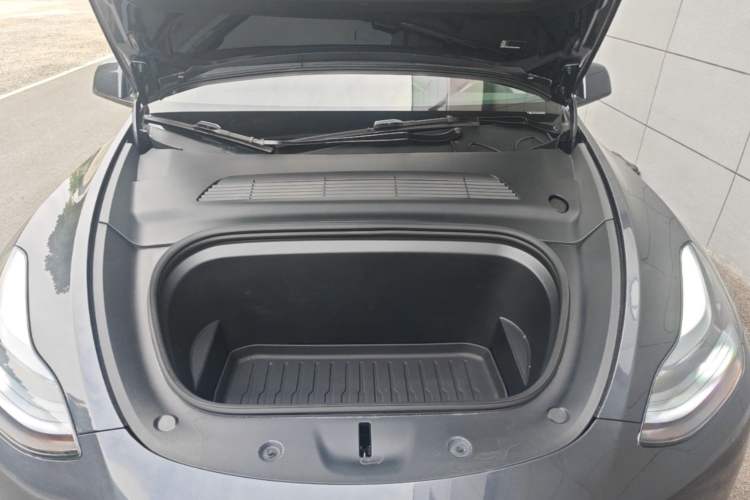 Used Tesla Model Y 2024 Rear-Wheel-Drive Version Engine Bay