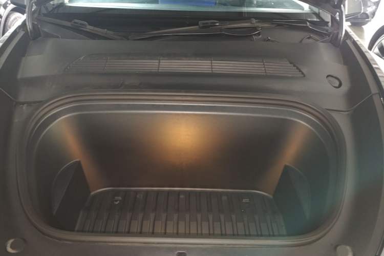 Used Tesla Model Y 2024 Rear-Wheel-Drive Version Engine Bay