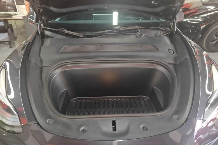Used Tesla Model Y 2024 Rear-Wheel-Drive Version Engine Bay