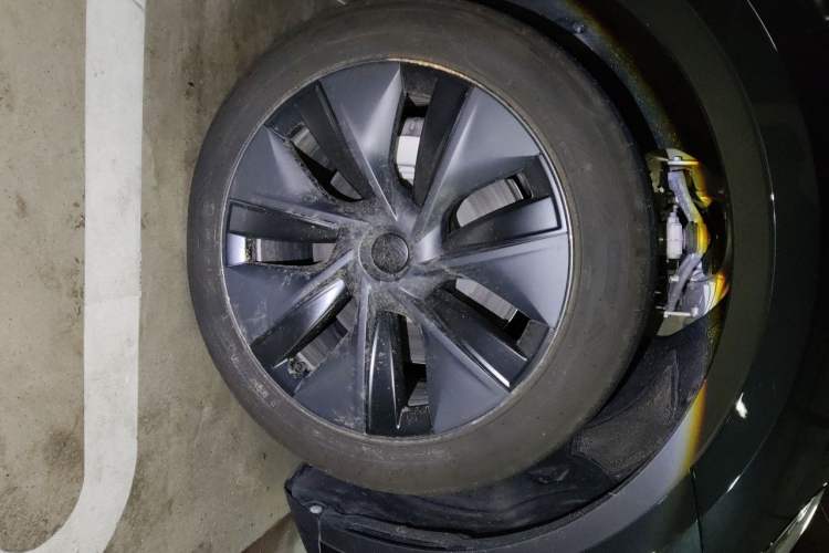 Used Tesla Model Y 2024 Rear-Wheel-Drive Version Exterior 1