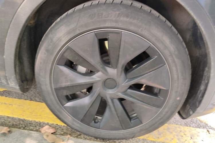 Used Tesla Model Y 2024 Long-Range All-Wheel-Drive Version Exterior 1