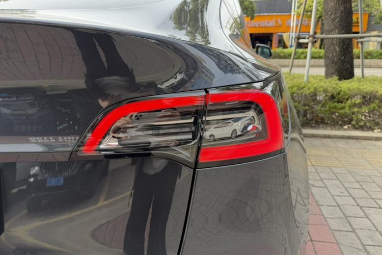 Used Tesla Model Y 2024 Rear-Wheel-Drive Version Exterior 1