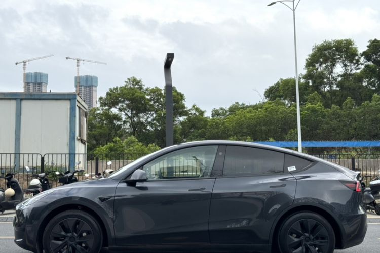 Used Tesla Model Y 2024 Rear-Wheel-Drive Version Exterior 1