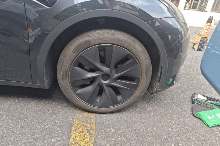 Used Tesla Model Y 2024 Rear-Wheel-Drive Version Exterior 1