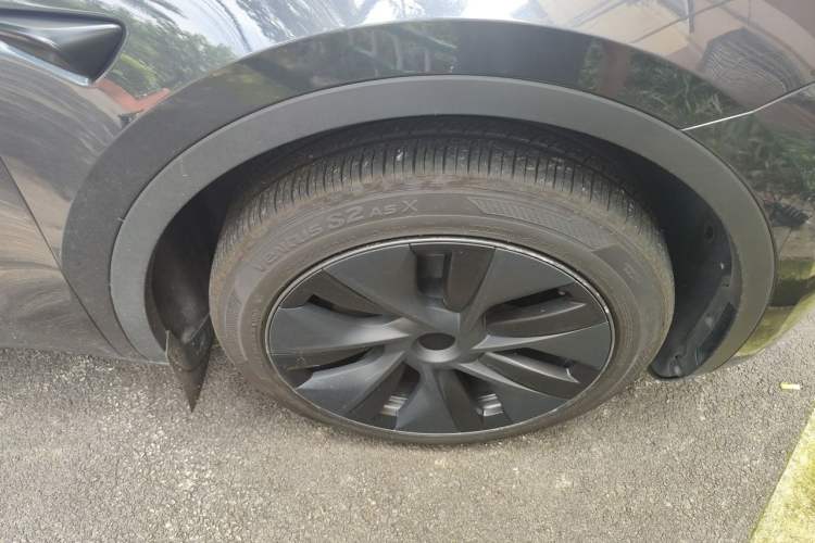 Used Tesla Model Y 2024 Rear-Wheel-Drive Version Exterior 1