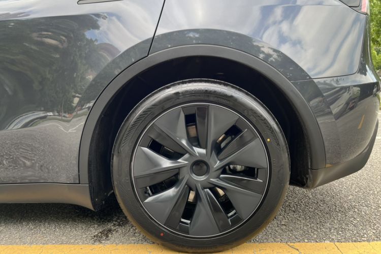 Used Tesla Model Y 2024 Rear-Wheel-Drive Version Exterior 12