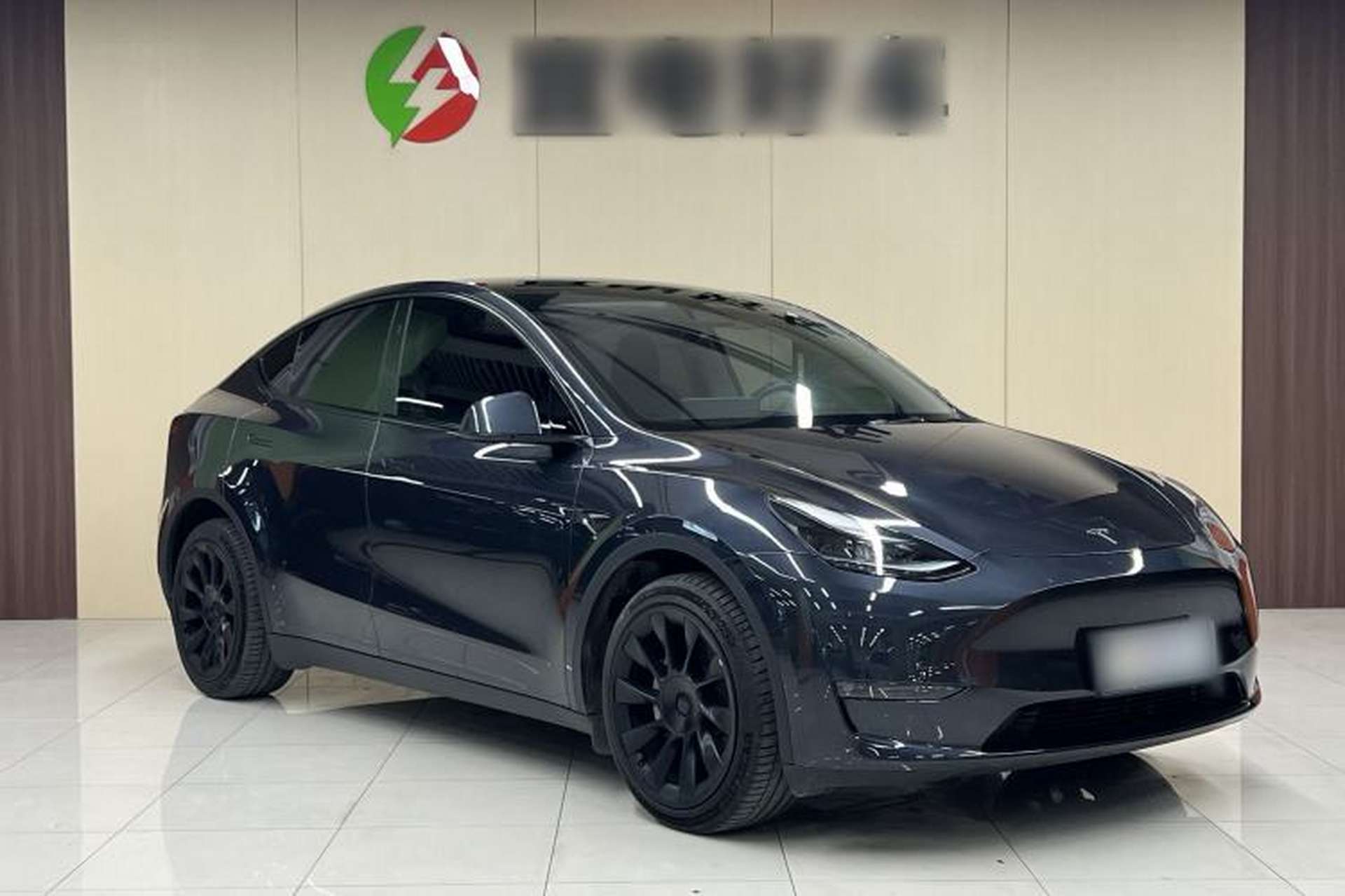 Used Tesla Model Y 2024 Long-Range All-Wheel-Drive Version Exterior 2