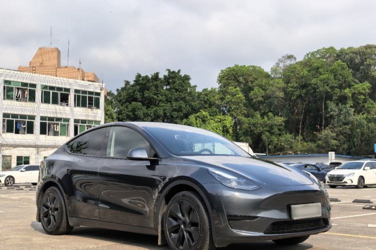 Used Tesla Model Y 2024 Rear-Wheel-Drive Version Exterior 2