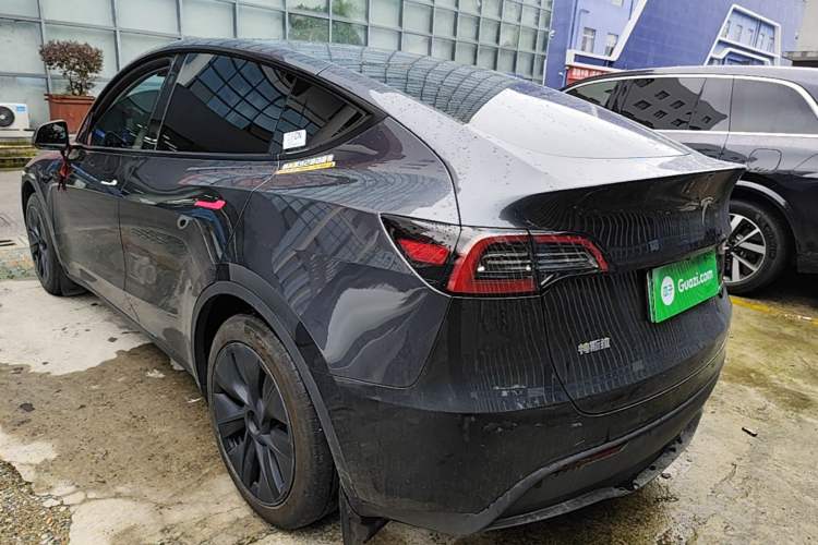 Used Tesla Model Y 2024 Rear-Wheel-Drive Version Exterior 2