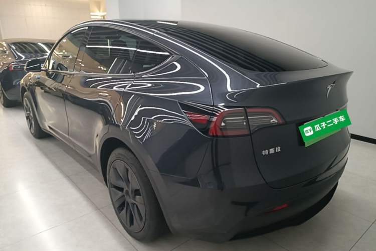 Used Tesla Model Y 2024 Rear-Wheel-Drive Version Exterior 2