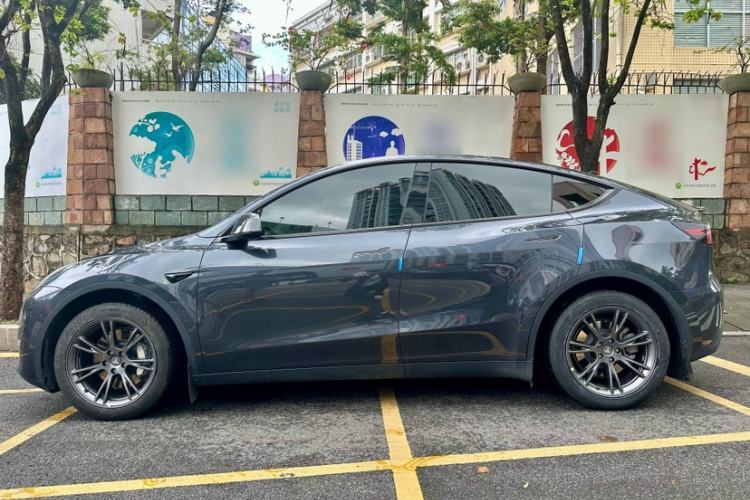 Used Tesla Model Y 2024 Long-Range All-Wheel-Drive Version Exterior 2