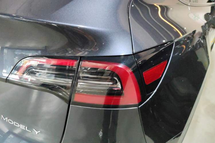 Used Tesla Model Y 2024 Rear-Wheel-Drive Version Exterior 2