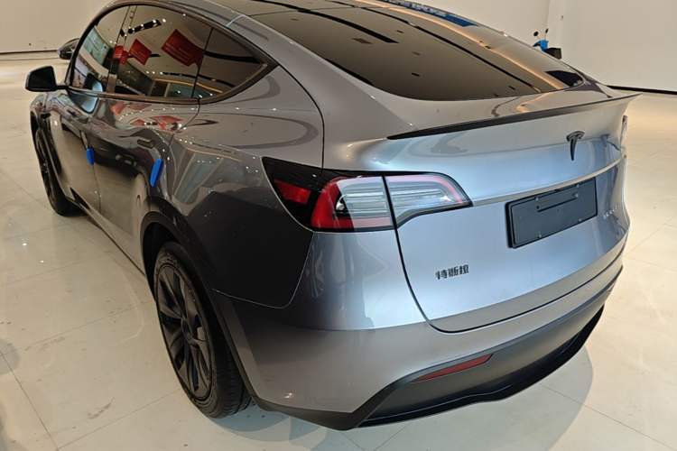 Used Tesla Model Y 2024 Rear-Wheel-Drive Version Exterior 2