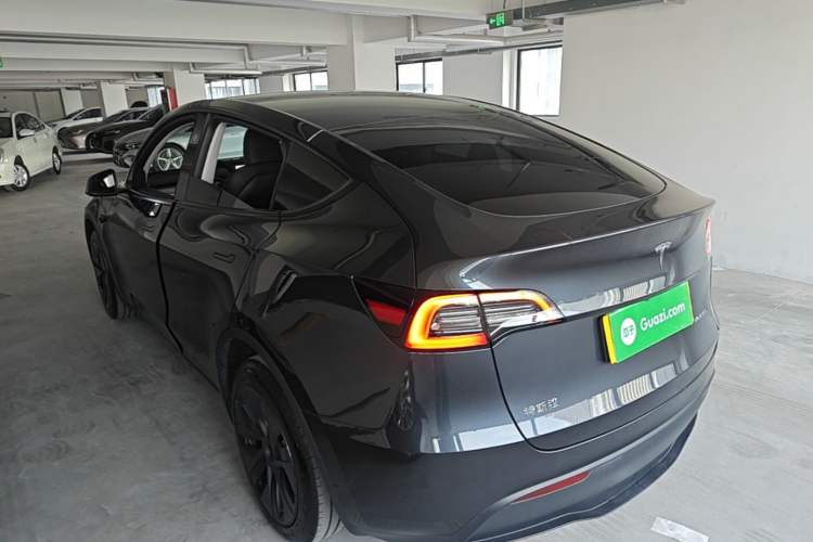 Used Tesla Model Y 2024 Rear-Wheel-Drive Version Exterior 2