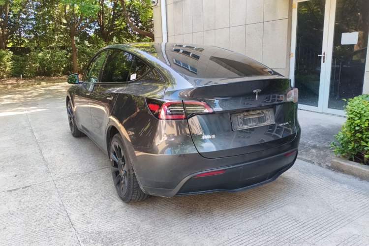 Used Tesla Model Y 2024 Long-Range All-Wheel-Drive Version Exterior 2