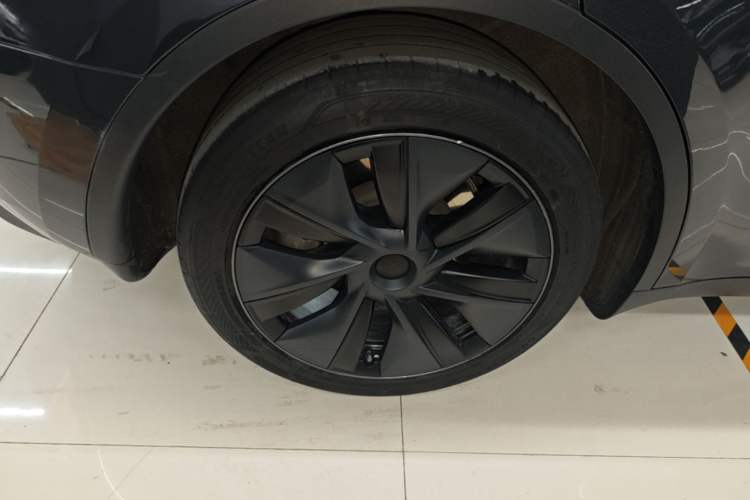 Used Tesla Model Y 2024 Rear-Wheel-Drive Version Exterior 2
