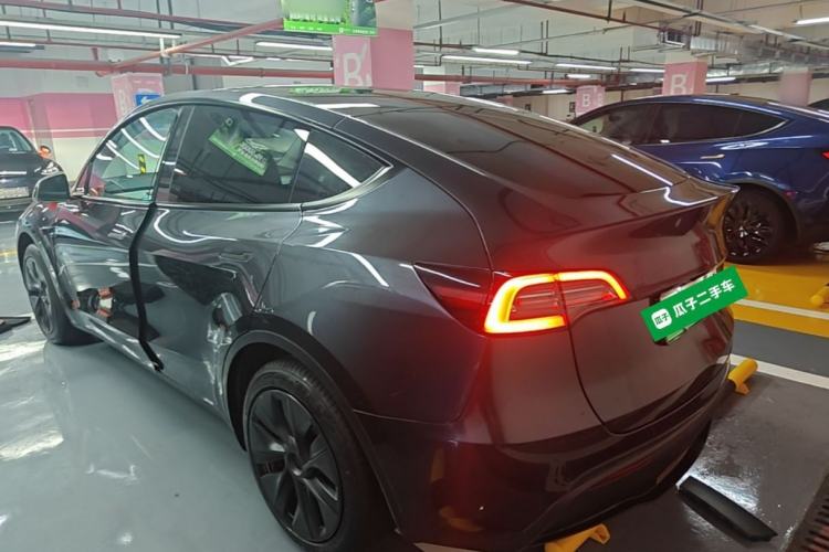 Used Tesla Model Y 2024 Rear-Wheel-Drive Version Exterior 2