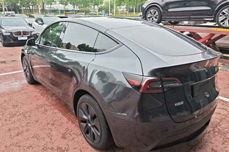 Used Tesla Model Y 2024 Rear-Wheel-Drive Version Exterior 2