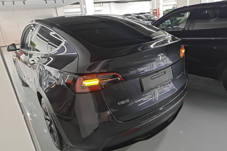 Used Tesla Model Y 2024 Rear-Wheel-Drive Version Exterior 2