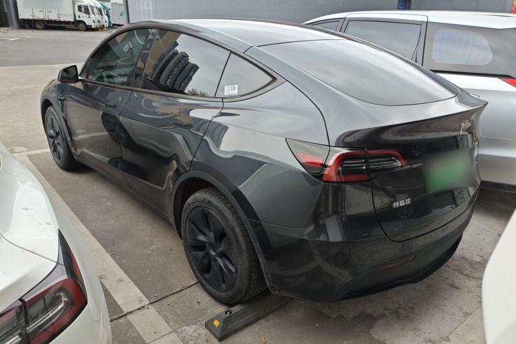 Used Tesla Model Y 2024 Long-Range All-Wheel-Drive Version Exterior 2