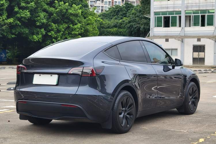 Used Tesla Model Y 2024 Rear-Wheel-Drive Version Exterior 2