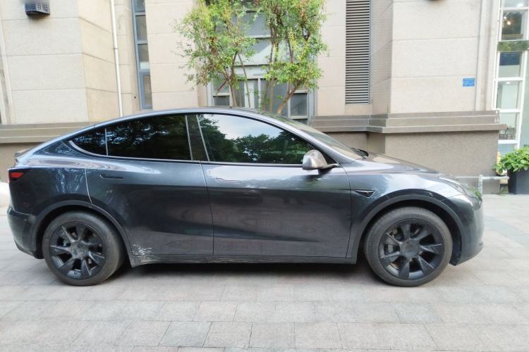 Used Tesla Model Y 2024 Rear-Wheel-Drive Version Exterior 2